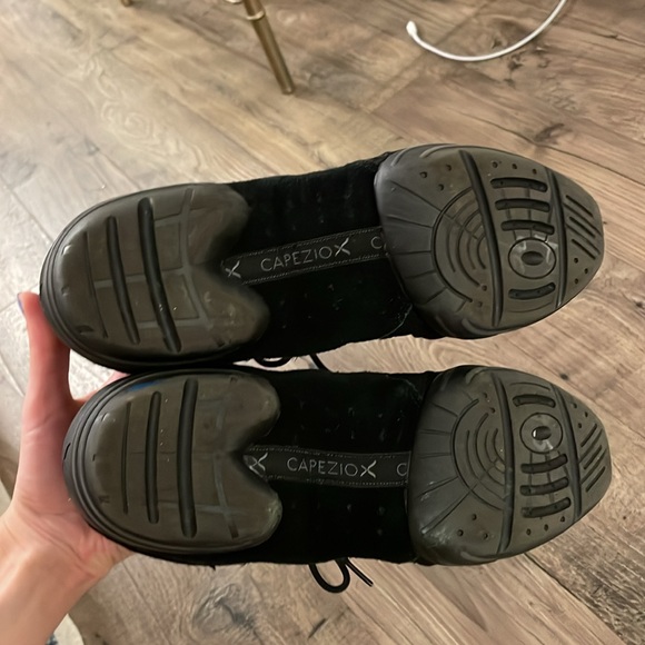 Capezio Hip Hop Dance Shoes ๐๐ฝ - Picture 3 of 7
